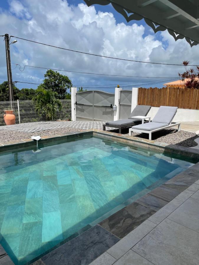 Les Appart Villa Sunbay Caraibes Avec Piscine Privative Vue Mer Et Montagne Le Francois Exterior photo